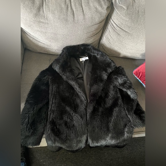 Calvin Klein faux fur coat - Picture 4 of 5